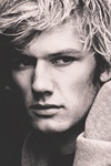 Alex Pettyfer