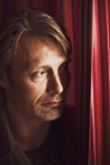 Mads  Mikkelsen for Cudzinec